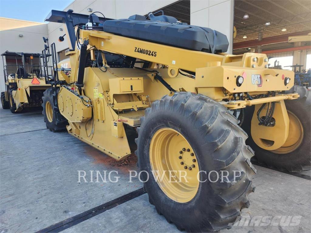CAT RM400 Asfalto perdirbimo technika