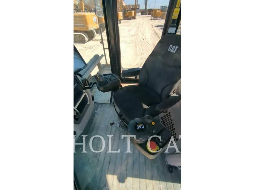 CAT RM400 CAB Asfalto perdirbimo technika