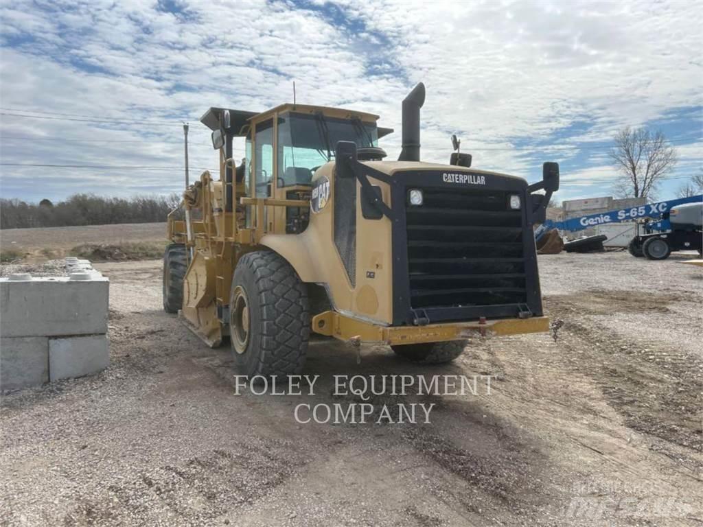 CAT RM500 Asfalto klotuvai