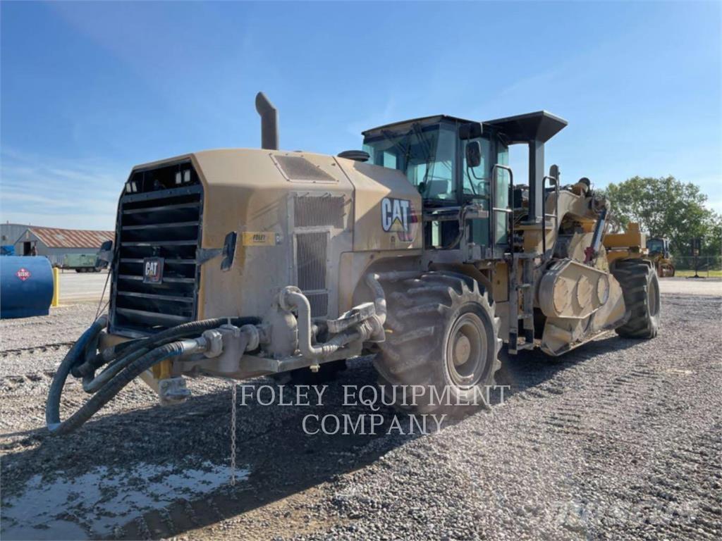 CAT RM500B Asfalto klotuvai