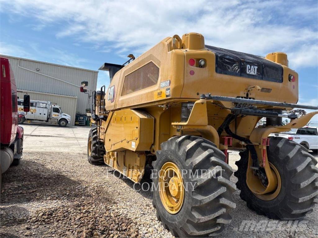 CAT RM600-01 Asfalto klotuvai