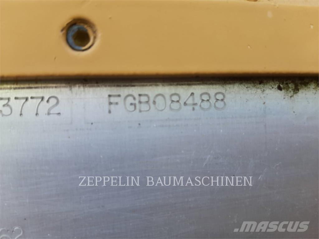 CAT SCHAUFEL CAT 966MXE Kaušai