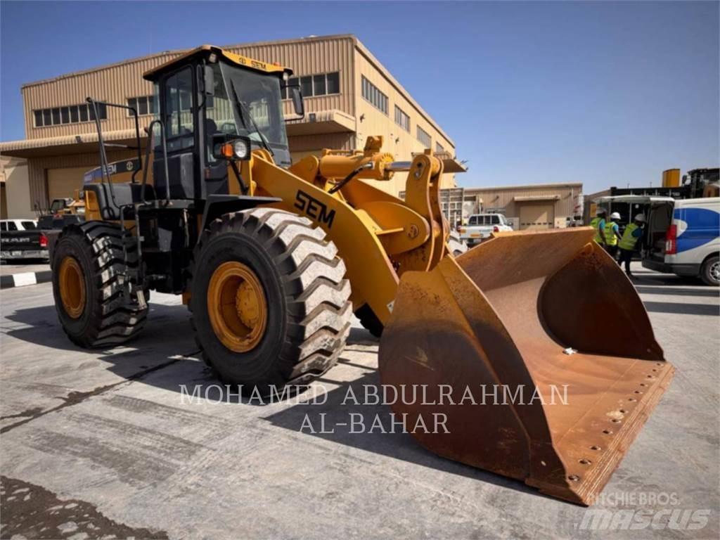 CAT SEM660D Naudoti ratiniai krautuvai