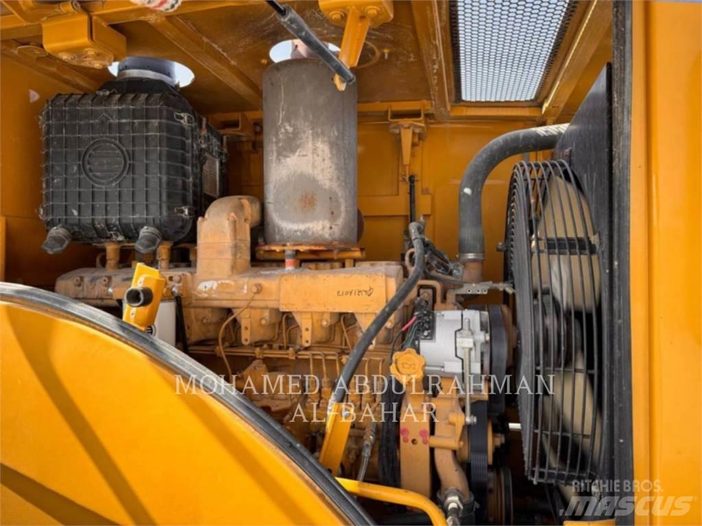 CAT SEM660D Naudoti ratiniai krautuvai