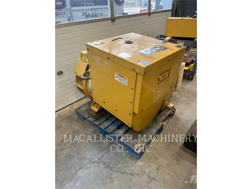CAT SR4B Dyzeliniai generatoriai
