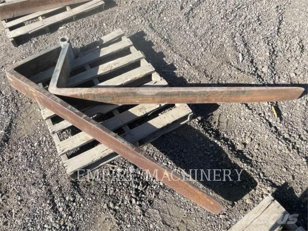 CAT TH TNS72 Šakės