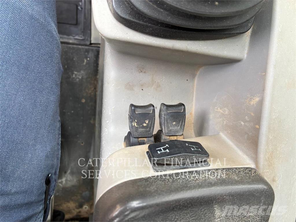 CAT TL1055D Teleskopiniai krautuvai