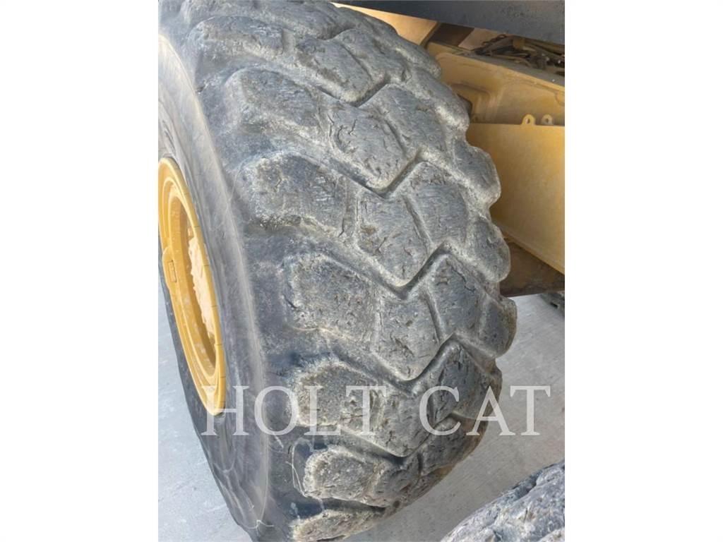 CAT W00 730 Automobilinės cisternos