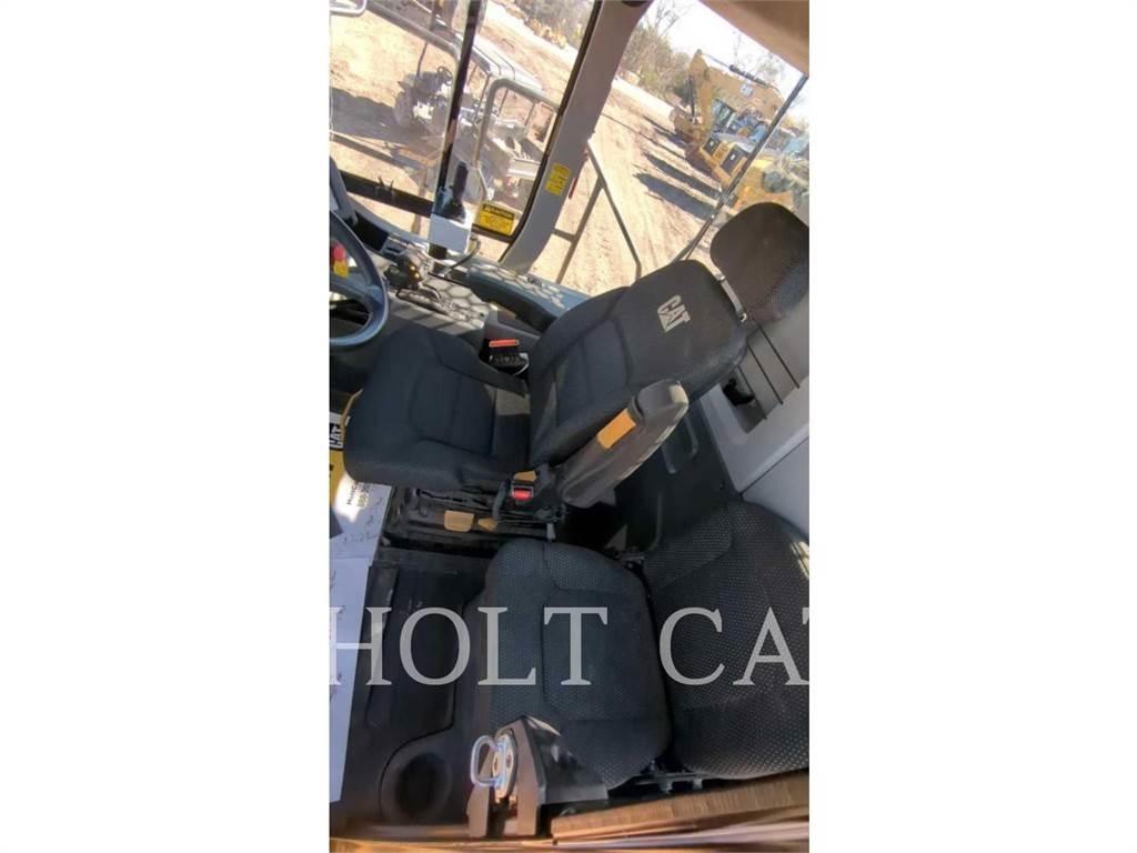 CAT W00 730 Automobilinės cisternos