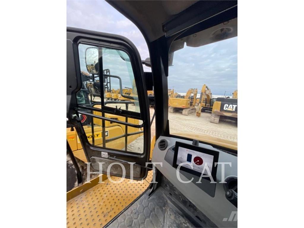 CAT W00 730 Automobilinės cisternos