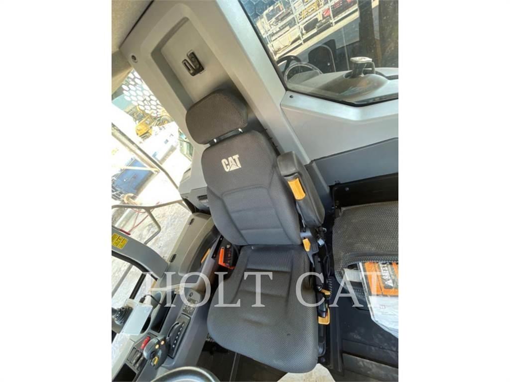 CAT W00 740 Automobilinės cisternos