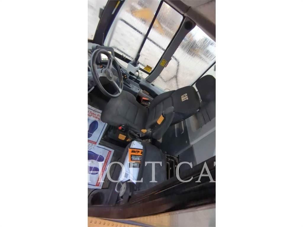 CAT W00 740 Automobilinės cisternos