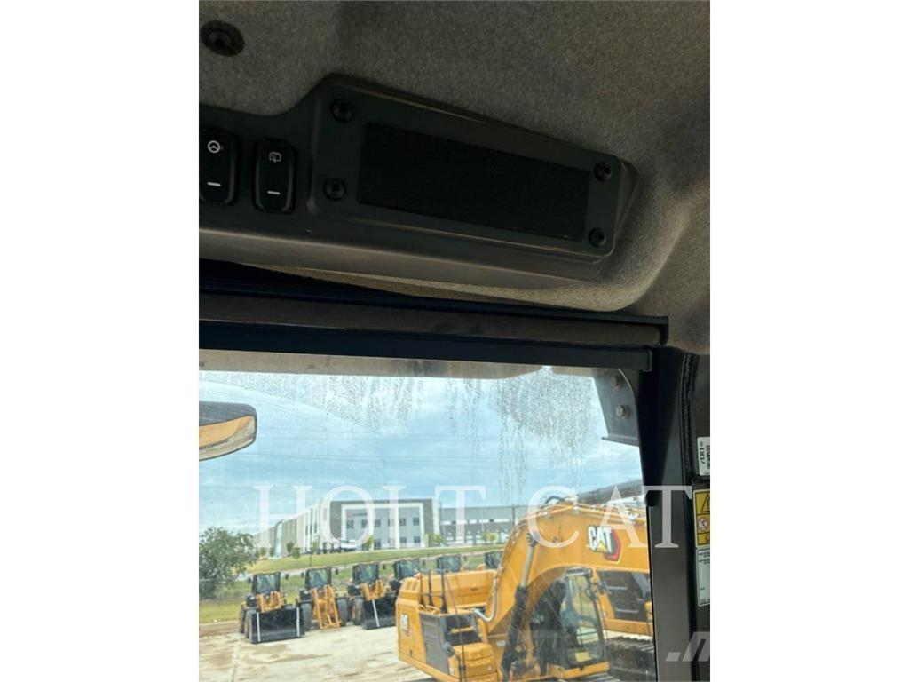 CAT W00 740 Automobilinės cisternos