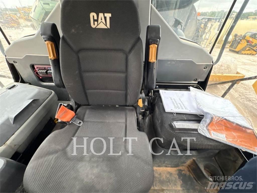 CAT W00 740GC Automobilinės cisternos