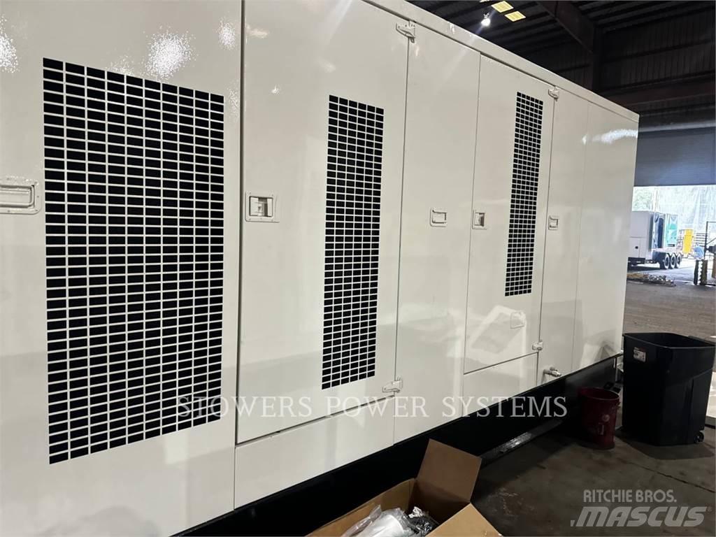CAT XQ400 Kiti generatoriai