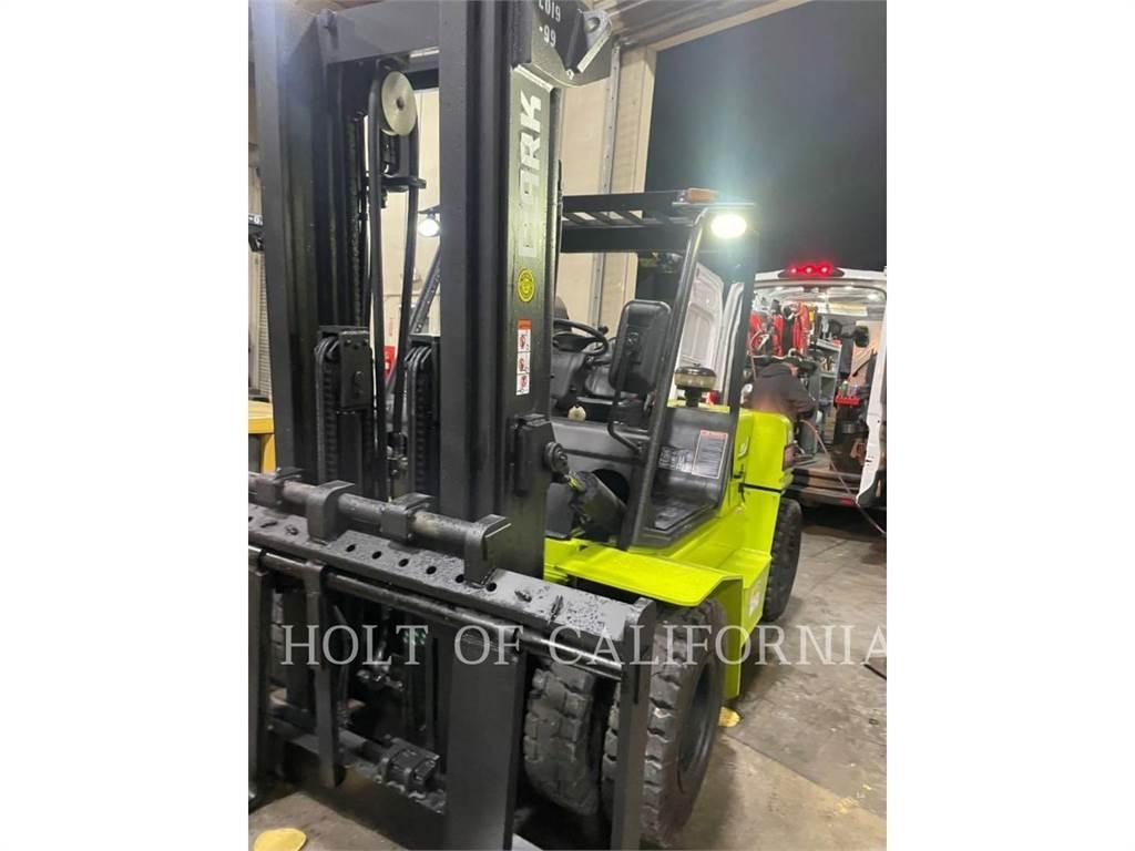 Clark C70D Dyzeliniai krautuvai