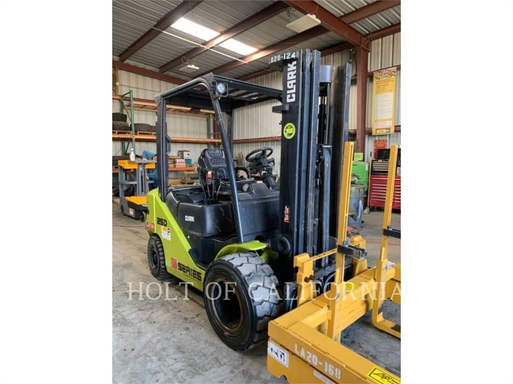 Clark S25D Dyzeliniai krautuvai