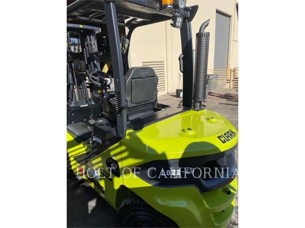 Clark S30D Dyzeliniai krautuvai