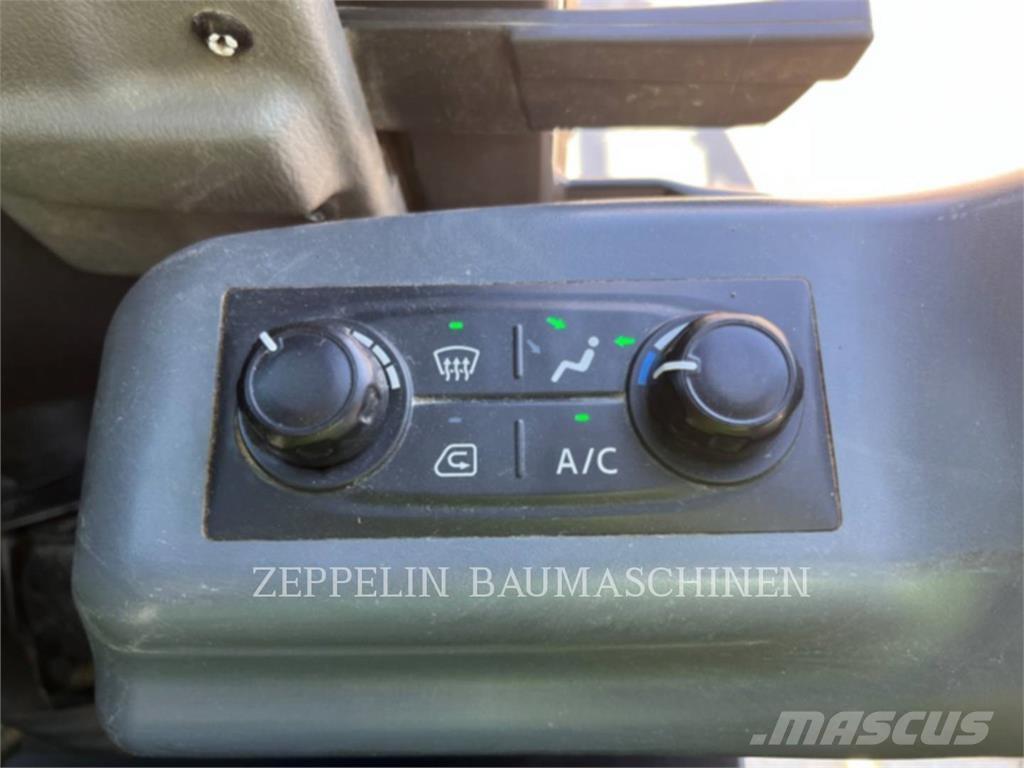 Doosan DX63-3 Vikšriniai ekskavatoriai