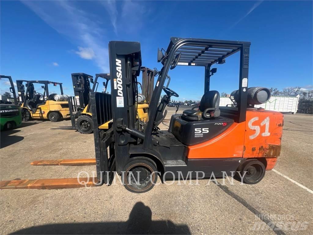 Doosan GC55C-5 Šakiniai krautuvai - Kita