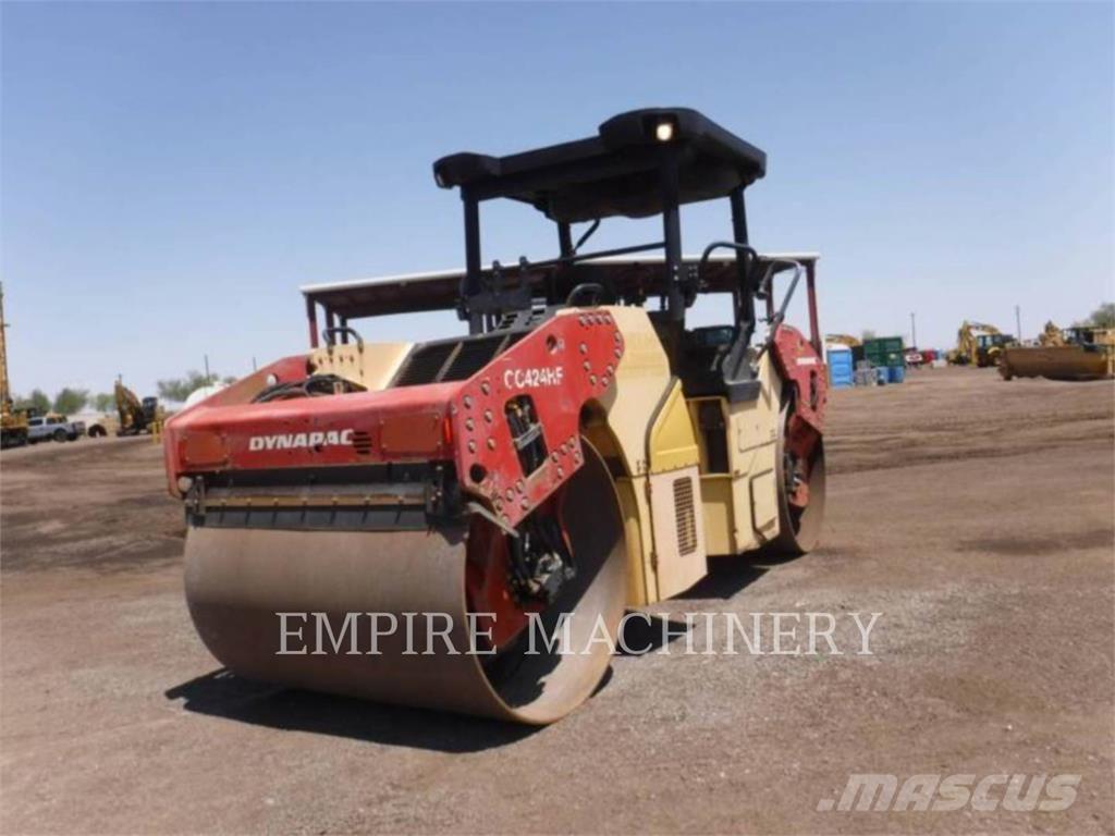 Dynapac CC424HF Porinių būgnų volai