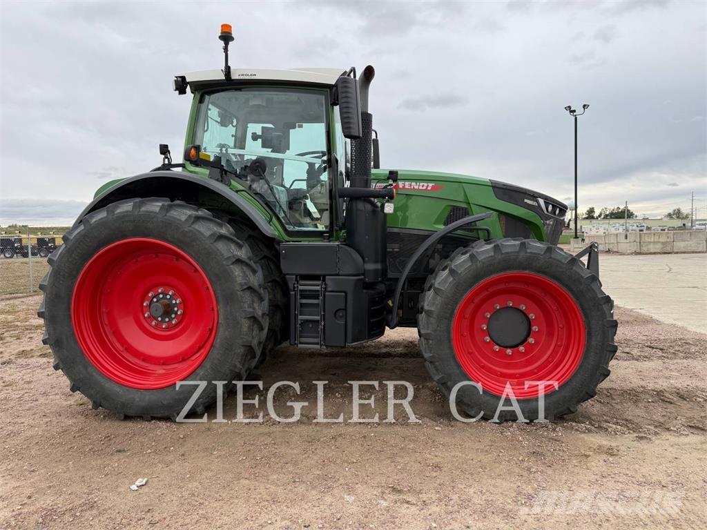 Fendt 933 VARIO Traktoriai