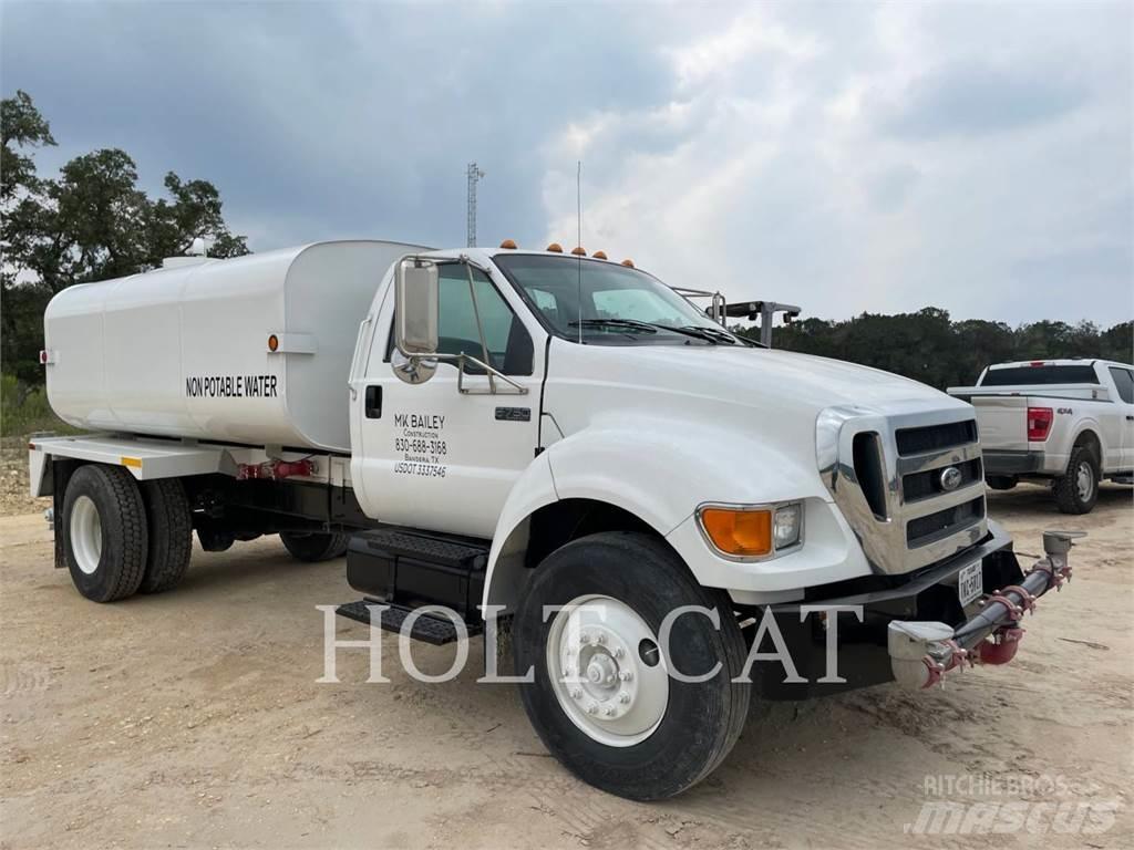 Ford F750 Automobilinės cisternos