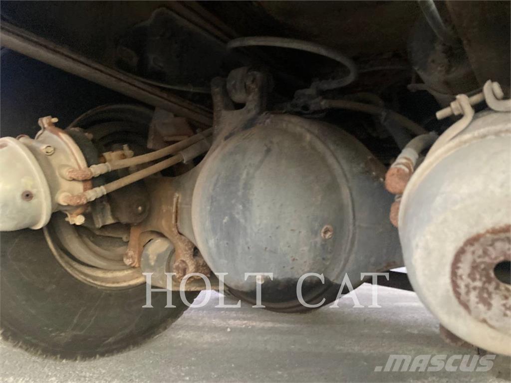 Ford L8000 Automobilinės cisternos