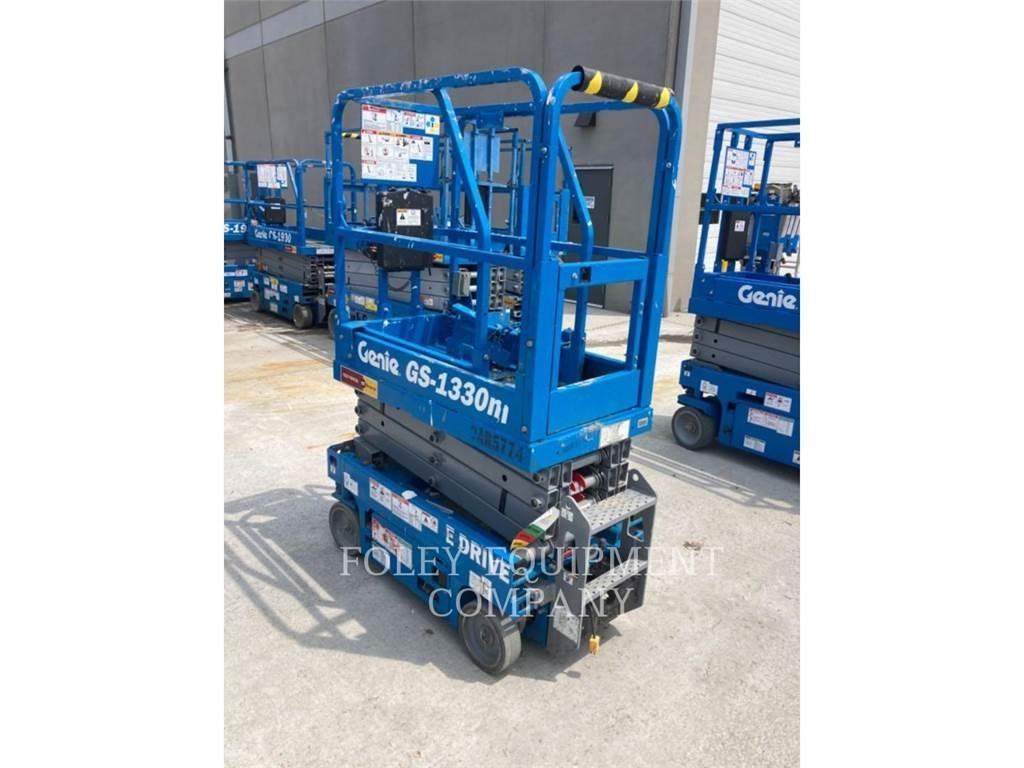 Genie GS1330 Žirkliniai keltuvai