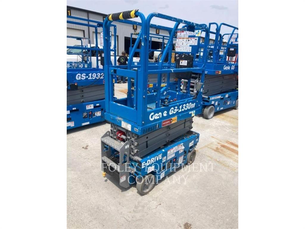 Genie GS1330 Žirkliniai keltuvai