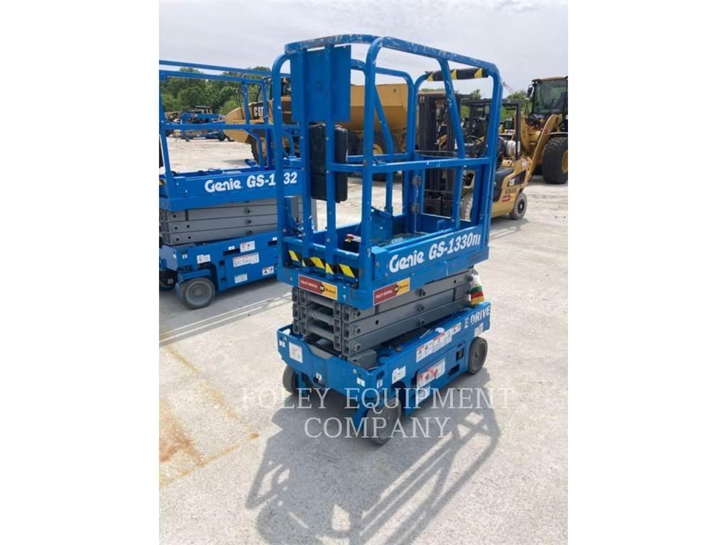 Genie GS1330 Žirkliniai keltuvai