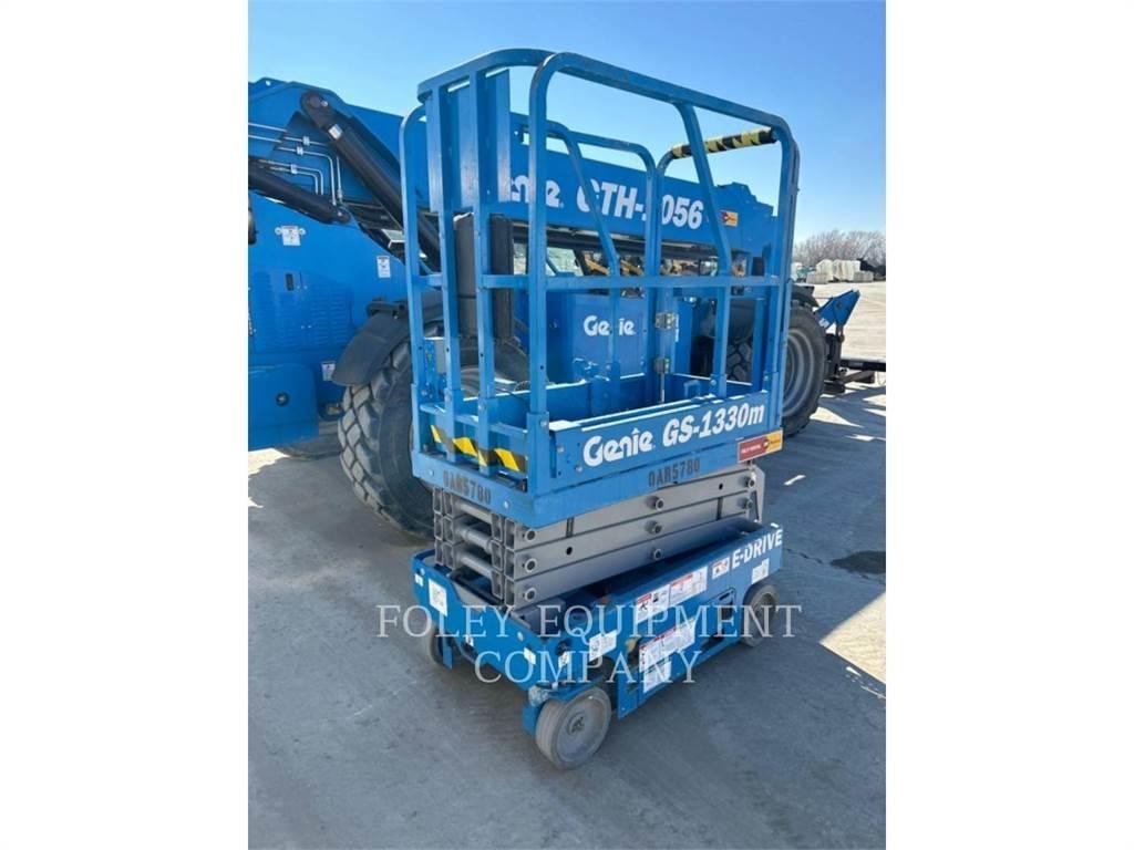 Genie GS1330 Žirkliniai keltuvai