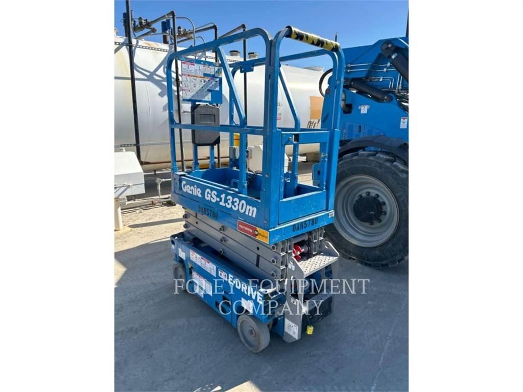 Genie GS1330 Žirkliniai keltuvai