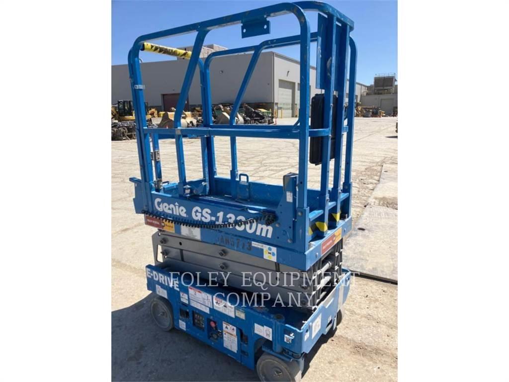 Genie GS1330 Žirkliniai keltuvai