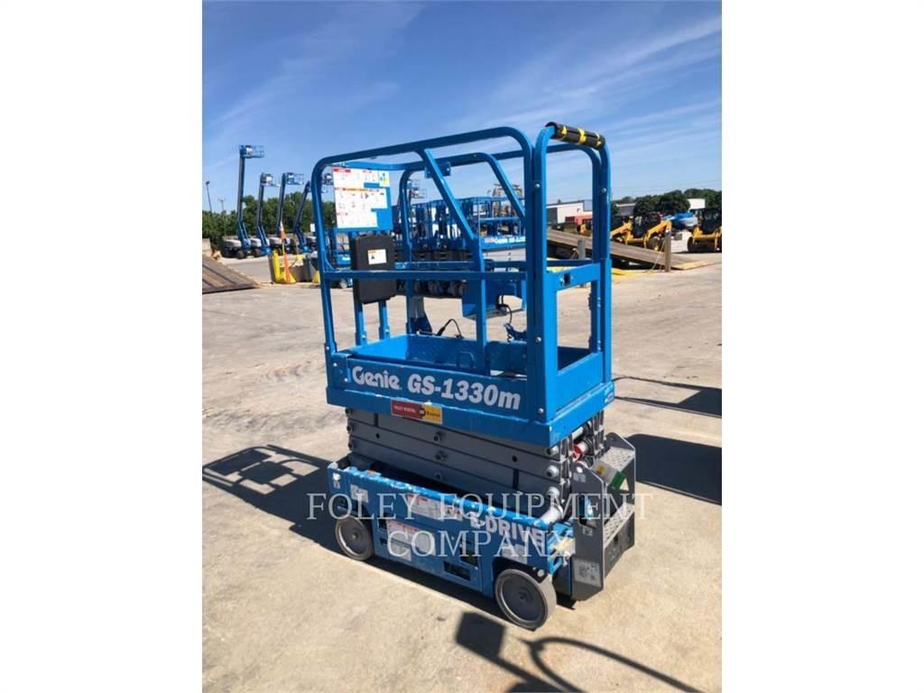 Genie GS1330 Žirkliniai keltuvai