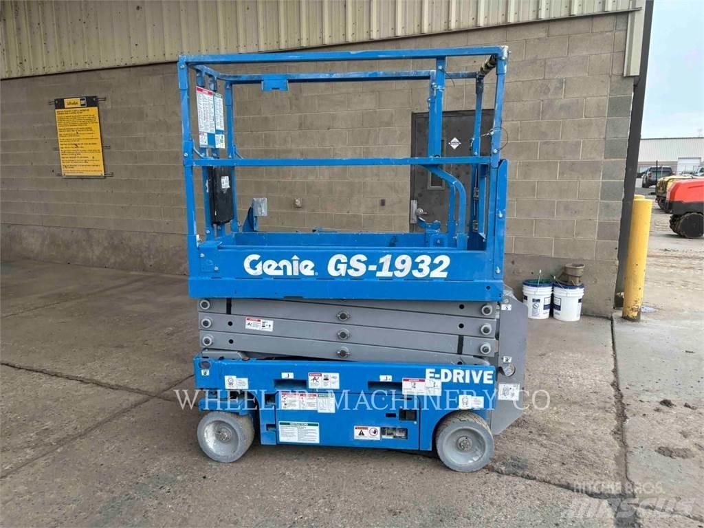 Genie GS1932 Žirkliniai keltuvai