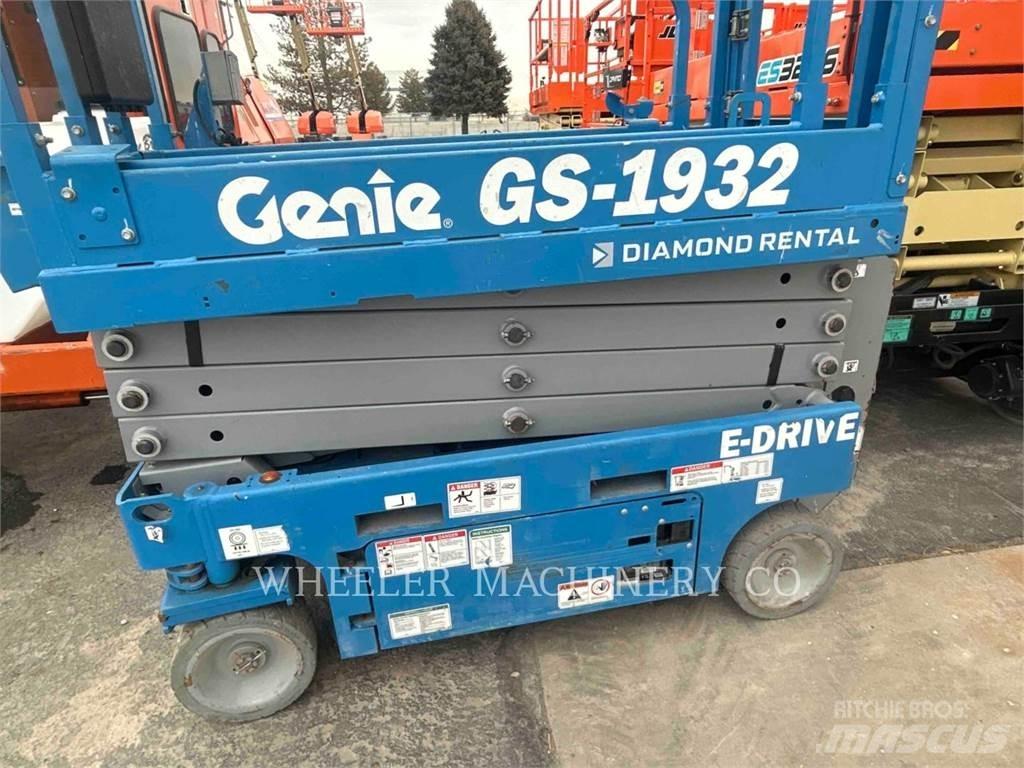 Genie GS1932 Žirkliniai keltuvai