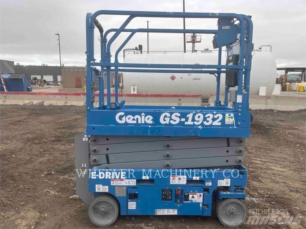 Genie GS1932 Žirkliniai keltuvai