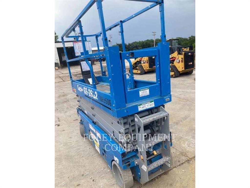 Genie GS2632 Žirkliniai keltuvai