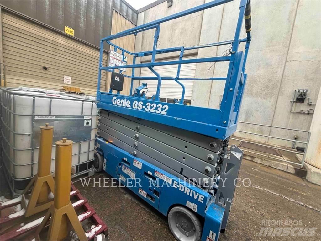 Genie GS3232 Žirkliniai keltuvai