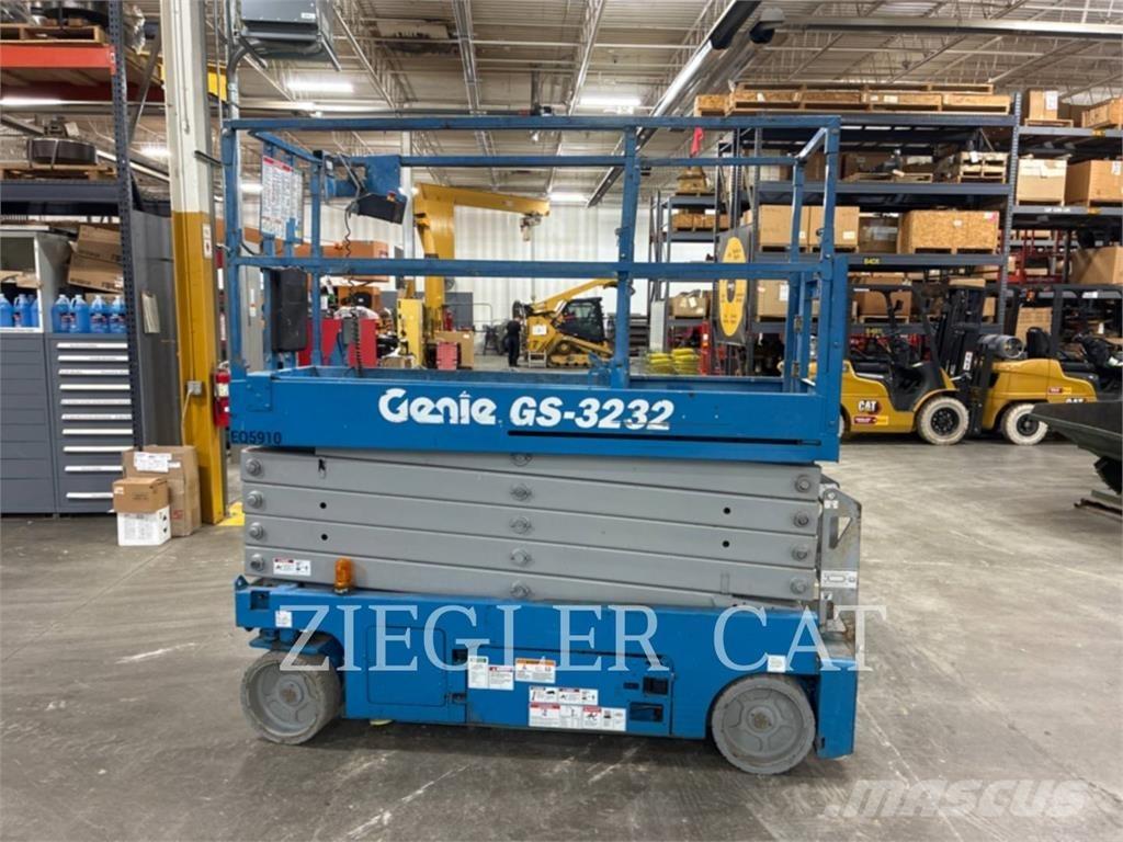 Genie GS3232 Žirkliniai keltuvai