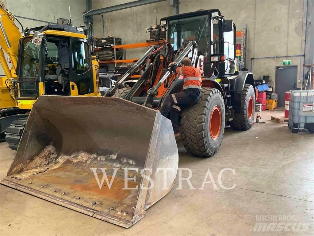 Hitachi ZW180-5B Naudoti ratiniai krautuvai