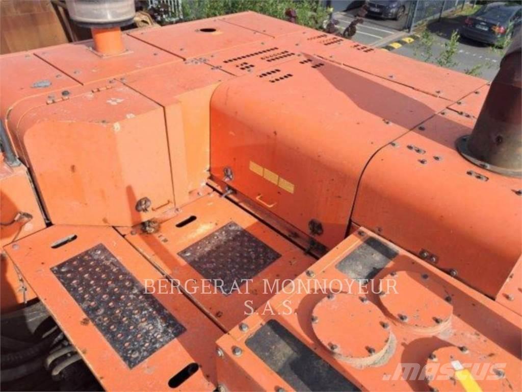 Hitachi ZX 670 45 Vikšriniai ekskavatoriai