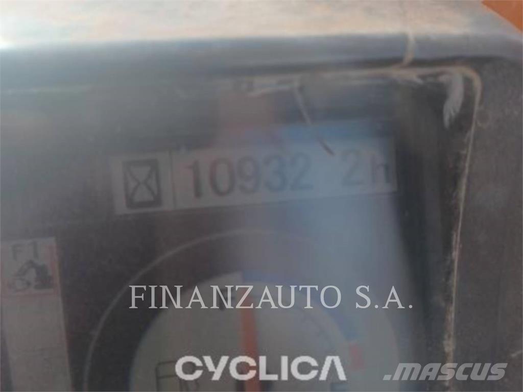 Hitachi ZX210 Vikšriniai ekskavatoriai