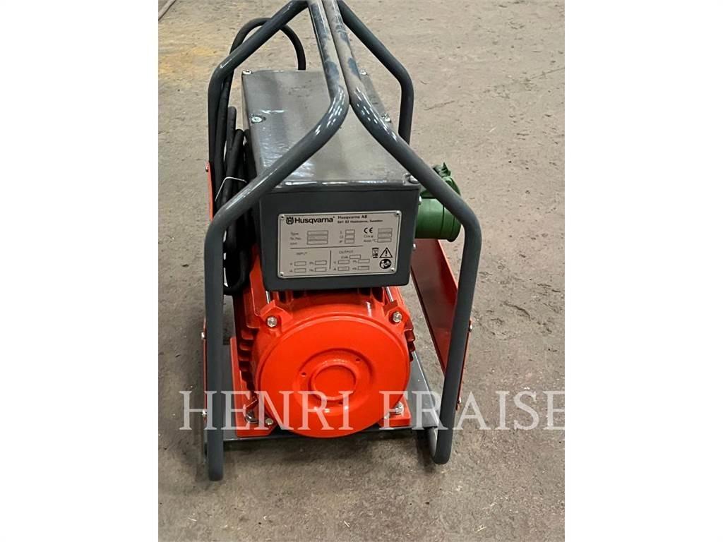 Husqvarna CF11 Statyba - Kita