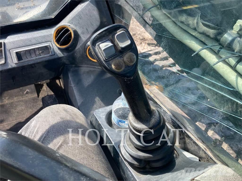 JCB 270T Vikšriniai krautuvai