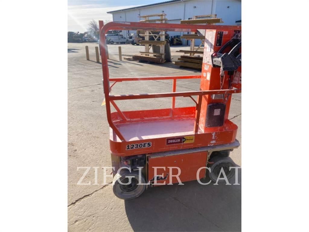 JLG 1230ES Žirkliniai keltuvai