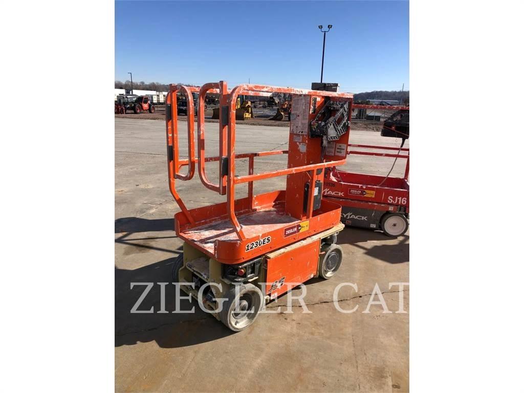 JLG 1230ES Žirkliniai keltuvai