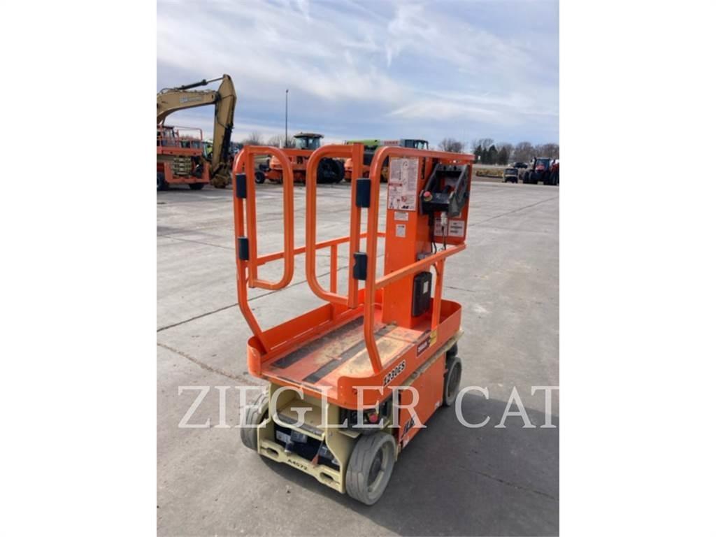 JLG 1230ES Žirkliniai keltuvai
