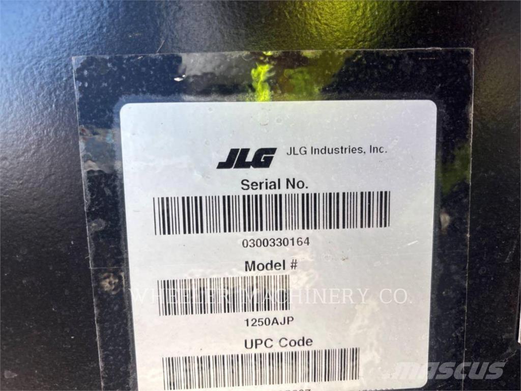 JLG 1250AJP Alkūniniai keltuvai